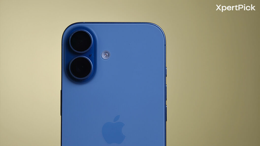 Dual rear camera module on the Apple iPhone 17 (Source: Yetnesh Dubey / XpertPick)
