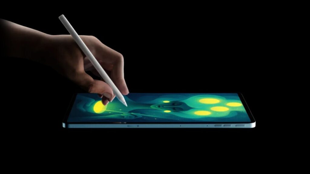 Brave Ark 2-in-1 Android tablet shown with stylus input being used on the display (Source: Brave)