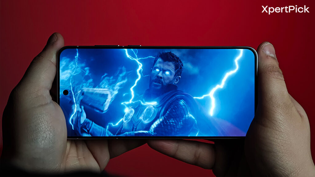 Vivo X200T display shown in landscape orientation playing video content, highlighting punch-hole front camera and thin bezels. (Source: Yetnesh Dubey / XpertPick)